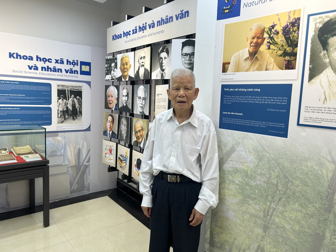 科学教授邓辉黄。图自越通社 giao-su-tien-si-khoa-hoc-anh-hung-da-dang-sinh-hoc-asean-chu-tich-hoi-dong-cay-di-san-viet-nam-dang-huy-huynh-ttxvn.jpg