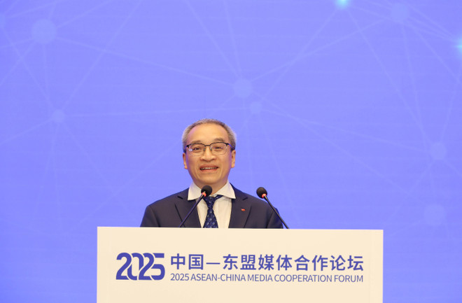 越南文化体育与旅游部副部长潘心发表讲话。图自越通社 vna-potal-dien-dan-hop-tac-truyen-thong-aseantrung-quoc-viet-nam-de-xuat-tam-nhin-hop-tac-bao-chi-so-co-trach-nhiem-8053450.jpg