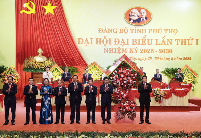 vna-potal-tien-toi-dai-hoi-xiv-cua-dang-chu-tich-nuoc-du-dai-hoi-dai-bieu-tinh-phu-tho-nhiem-ky-2025-2030-8306128.jpg