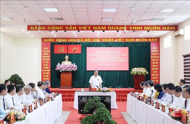 苏林总书记在与胡志明市新永禄乡党委常委召开的会议上发表讲话。图自越通社 uuid0b384722-583e-4b09-b838-750039d5900ccode001library1type1mode1loctruecaptrue.jpg
