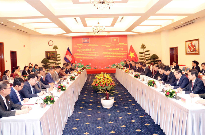 会议现场。图自越通社 vna-potal-tang-cuong-phoi-hop-xay-dung-tu-bo-ton-tao-dai-huu-nghi-viet-nam-campuchia-tai-campuchia-8340147.jpg