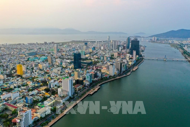 岘港市的一角。图自越通社 104318-xay-dung-da-nang-la-thanh-pho-moi-truong-giai-doan-2021-2030.jpg