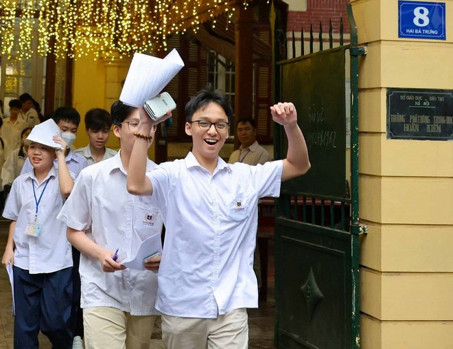 自2025-2026学年开始,免除全国公立教育机构从幼儿园到高中学生的所有学费。图自越通社 hoc-sinh.jpg
