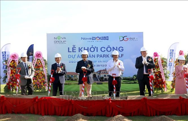 vna-potal-trien-khai-mo-hinh-park-golf-cao-cap-dau-tien-tai-viet-nam-stand.jpg