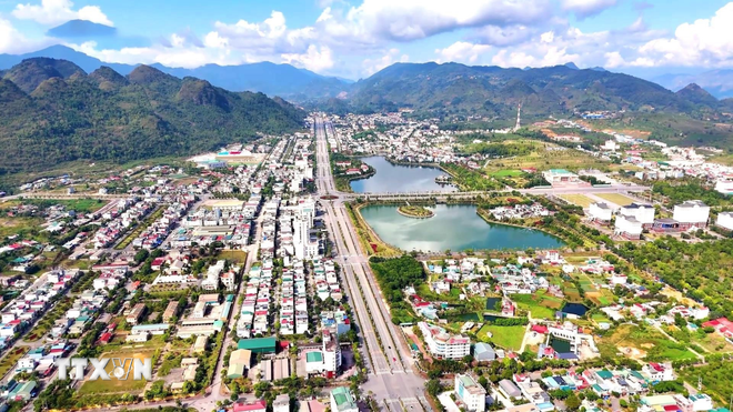 莱州市中心的一角。图自越通社 linh-hoat-cac-giai-phap-dua-lai-chau-vung-buoc-vao-ky-nguyen-moi-0109-2jpg.png