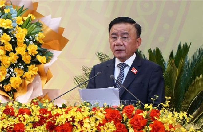 越共中央政治局委员、书记处常务书记陈锦秀。图自越通社 dai-hoi-da-nang2-170925.jpg