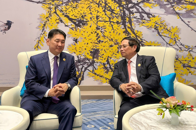范明政会见蒙古国总统呼日勒苏赫。图自越通社 vna-potal-thu-tuong-gap-lanh-dao-mot-so-nuoc-va-to-chuc-tham-du-hoi-nghi-thuong-dinh-to-chuc-hop-tac-thuong-hai-sco-2025-8248985.jpg