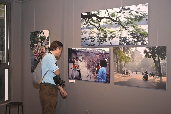 “河内哟”摄影展的一角。图自Vietnam+ 60389dd31478a626ff69-1-3149.jpg