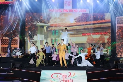 开幕式上的艺术表演节目。图自越通社