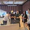 与会代表进行交流。图自越通社