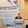 岘港市人民委员会主席阮孟雄发言。图自越通社
