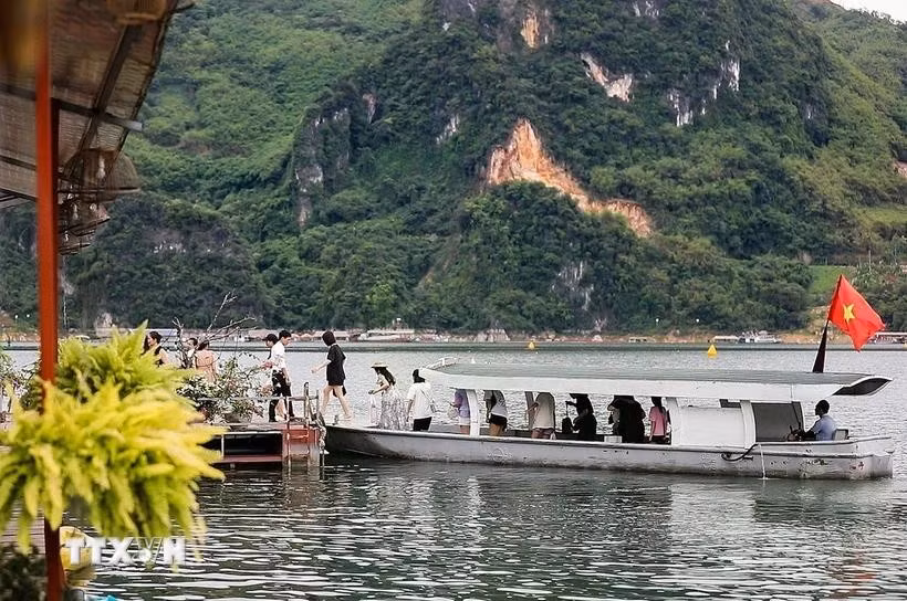 和平省庙会文化助力经济旅游发展。图自越通社