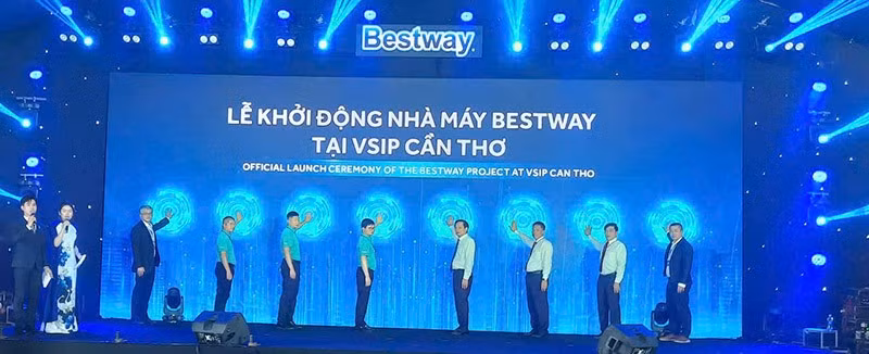  Bestway工厂项目开工仪式场景。图自baodautu.vn