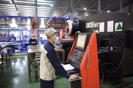 河内市常信县亚洲工业工程股份公司的高科技机械系统。图自《新河内报》