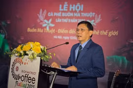 得乐省人民委员会副主席、2025年邦美蜀咖啡节组委会主任阮俊河在新闻发布会上发表讲话。图自 Vietnam+
