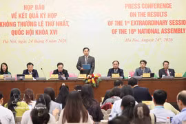 国会办公厅主任黎光孟24日下午在河内主持召开新闻发布会，介绍第十六届国会第一次非常规会议的主要成果。图自越通社