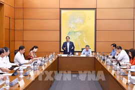 越南政府总理范明政在会议上发表讲话。图自越通社