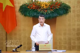 越南政府总理黎明兴在河内主持召开2026年9月政府例行会议及政府与地方视频会议。图自越通社