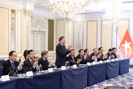 苏林总书记、国家主席会见在比利时和卢森堡的越南专家和知识分子代表。图自越通社