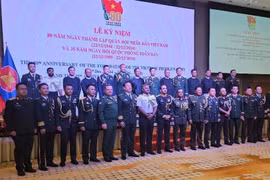 参加在缅甸举行的越南人民军建军80周年和全民国防日35周年纪念活动。图自越通社