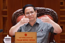 越南政府总理范明政7月27日晚召开会议，同各部委领导重点讨论全国边境乡村学校和师生宿舍建设计划部署。图自越通社