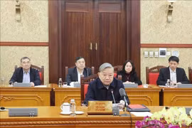越共中央总书记苏林主持会议。图自越通社