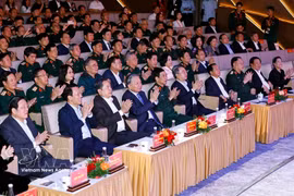 越共中央总书记、中央军委书记苏林；越共中央政治局委员、国会主席陈青敏等各位党和国家领导人出席音乐会。图自越通社