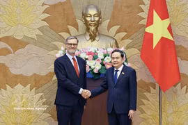 越南国会主席陈青敏会见法国驻越大使奥利维耶·布罗歇。图自越通社