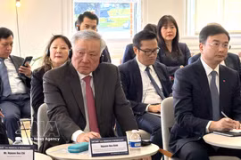 越南政府常务副总理阮和平在旧金山市出席越美金融与技术座谈会。图自越通社