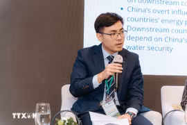 潘春勇为越共十四大文件草案提出意见。图自越通社