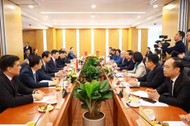 双方进行交换意见。图自越通社