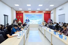 国家证券委员会副主席黄文秋发表讲话。图自Bnews