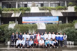 越南学生代表团在亚太地区数学奥林匹克竞赛中位列第七。图自越通社