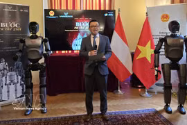 越南驻奥地利大使武黎太黄在开幕式上发表讲话。图自越通社