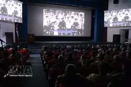 纪录片集锦《两颗心脏，同频跳动》第六集《菲德尔·卡斯特罗与胡志明：革命视野》的首映仪式。图自越通社