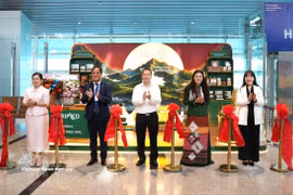 岘港特色产品展示空间亮相仪式。图自越通社