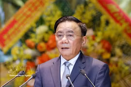 越共中央政治局委员、中央书记处常务书记陈锦秀在会上发言。图自越通社