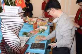 书展上的一个展位。图自越通社