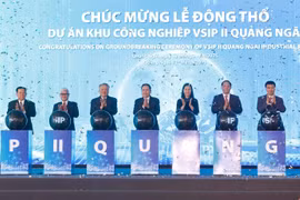 各位代表出席动工仪式。图自越通社