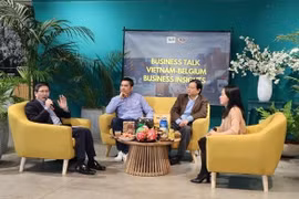 越南驻比利时和欧盟农业参赞陈文功在会上发表讲话。图自越通社