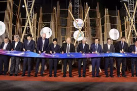2025年胡志明市木制品及家具出口展开幕剪彩仪式。图自越通社