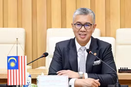 马来西亚投资、贸易与工业部（MITI）部长东姑·扎夫鲁。图自对外信息报
