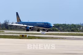 航空部门主动应对并调整航班计划。图自越通社