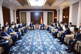 越南政府总理范明政同中国一流集团领导进行工作会谈