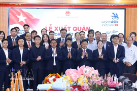 出席出征仪式的代表。图自越通社