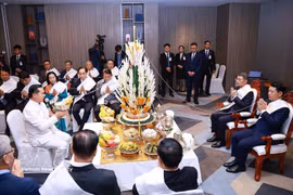 越南政府总理黎明兴出席老挝传统拴线仪式
