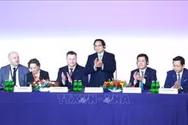 越南政府总理范明政出席波越企业论坛