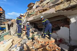 委内瑞拉地震：越南救援队找到11具遇难者遗体