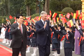 梁强主席举行隆重仪式 欢迎比利时国王和王后访问越南