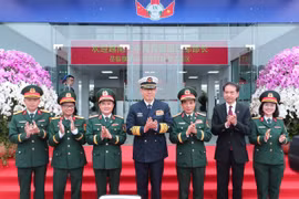 越南防长在友谊国际口岸举行仪式 欢迎中国国防部高级代表团访越